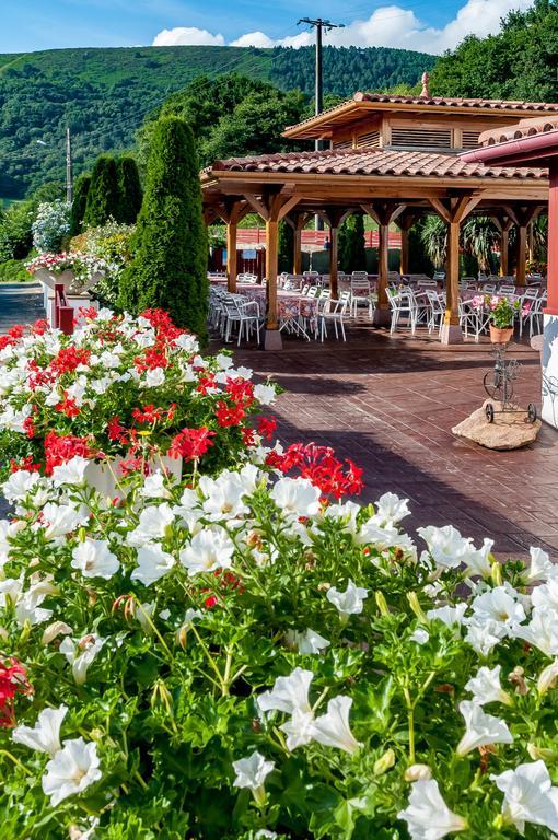 Hotel Restaurant Txistulari Itxassou Exteriör bild